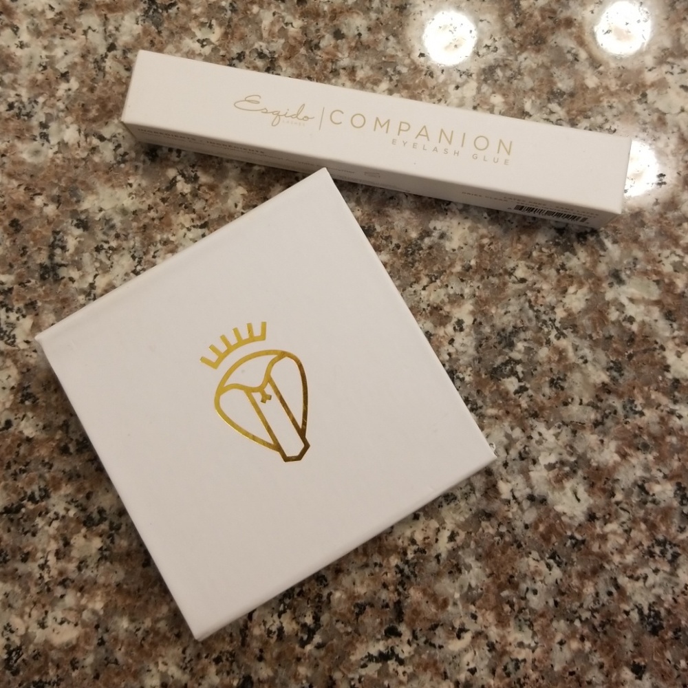 Battington Lashes & companion eyelash Glue
